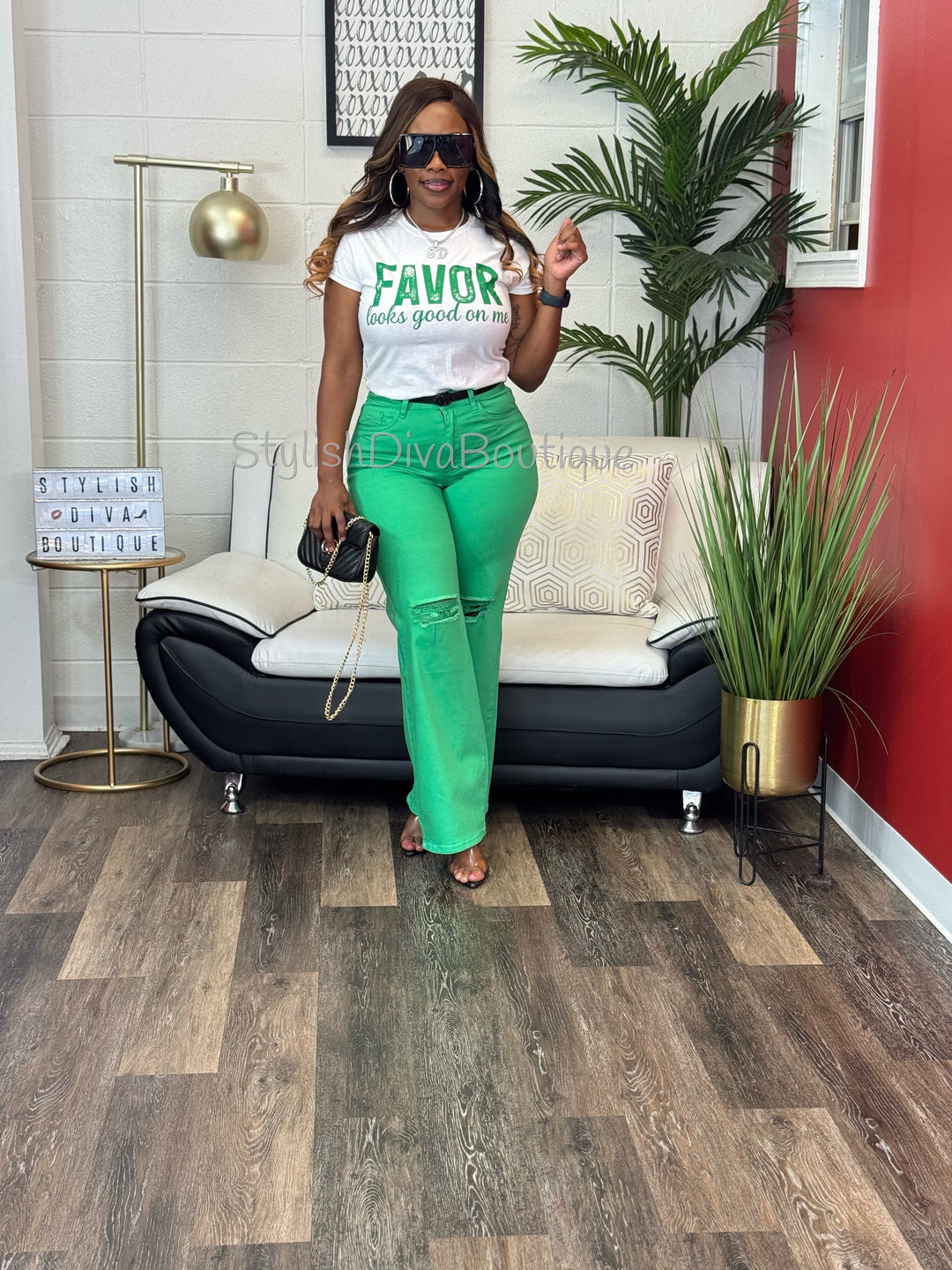 FAVOR looks good on me Graphic Tee (Green Print)