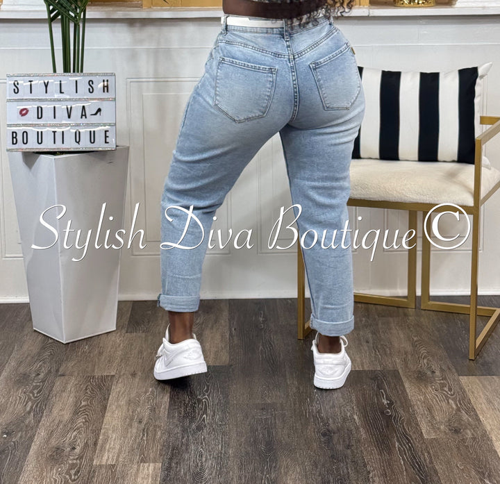 Jani Mom Jeans (Light Denim Blue)
