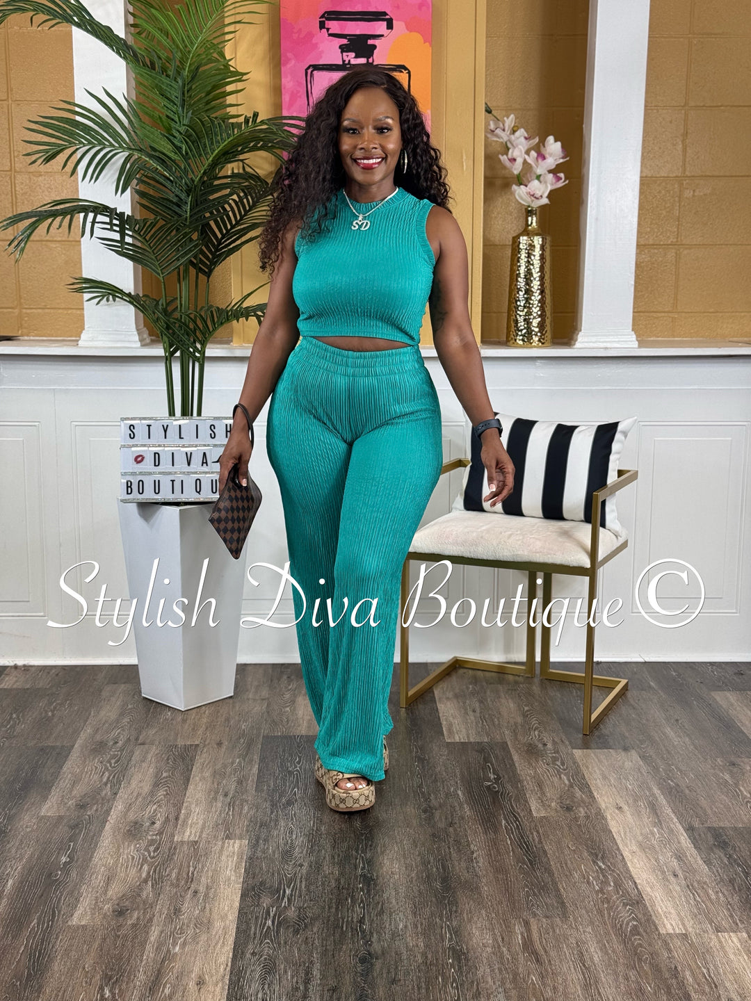 She's Different Cropped Set (Emerald Green)