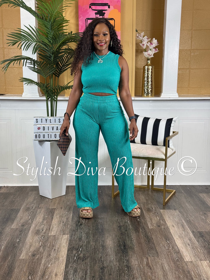 She's Different Cropped Set (Emerald Green)
