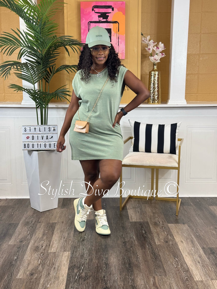 Mia Sleeveless Dress (Sage Green)