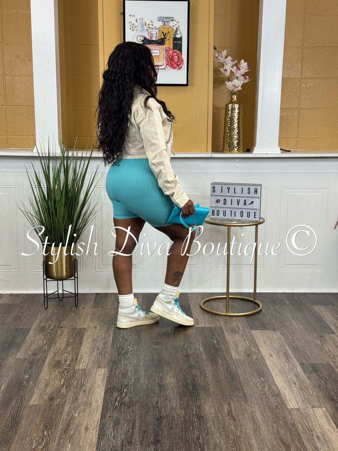 Onyx Vibes Cropped Denim Jacket (Cream)